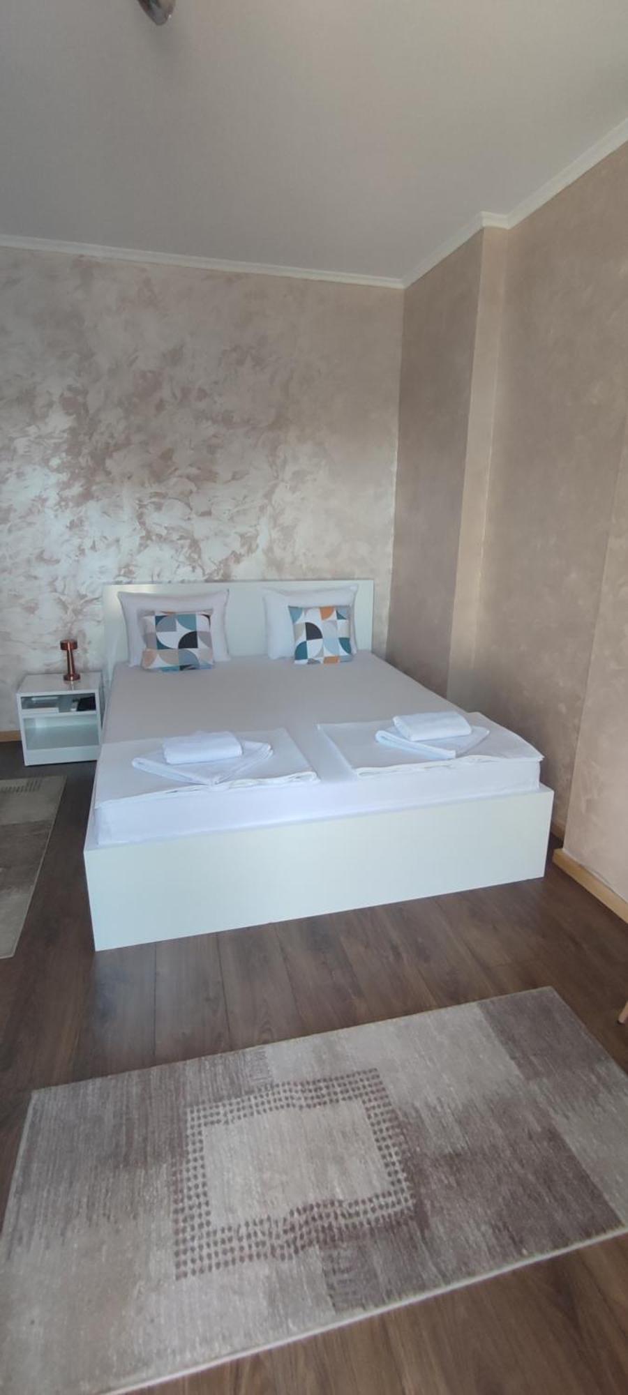Menrat Apartment โนวีซาด ภายนอก รูปภาพ